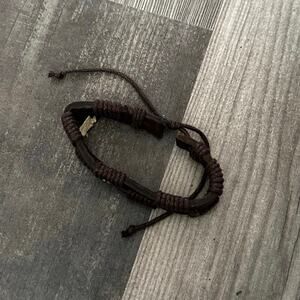 No brand brown faux leather thread bracelet